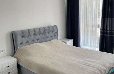 Alquiler de un espacioso apartamento amueblado de 2 habitaciones, 63 m², Constanța, Rumanía